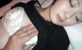 Sleeping Korean Pussy - Cute Korean Step Sis Gets Creampie While She Sleeps ...