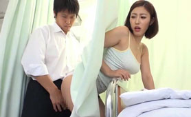 Hot Asian Spoiled Masseuse Getting Sneaky Fuck
